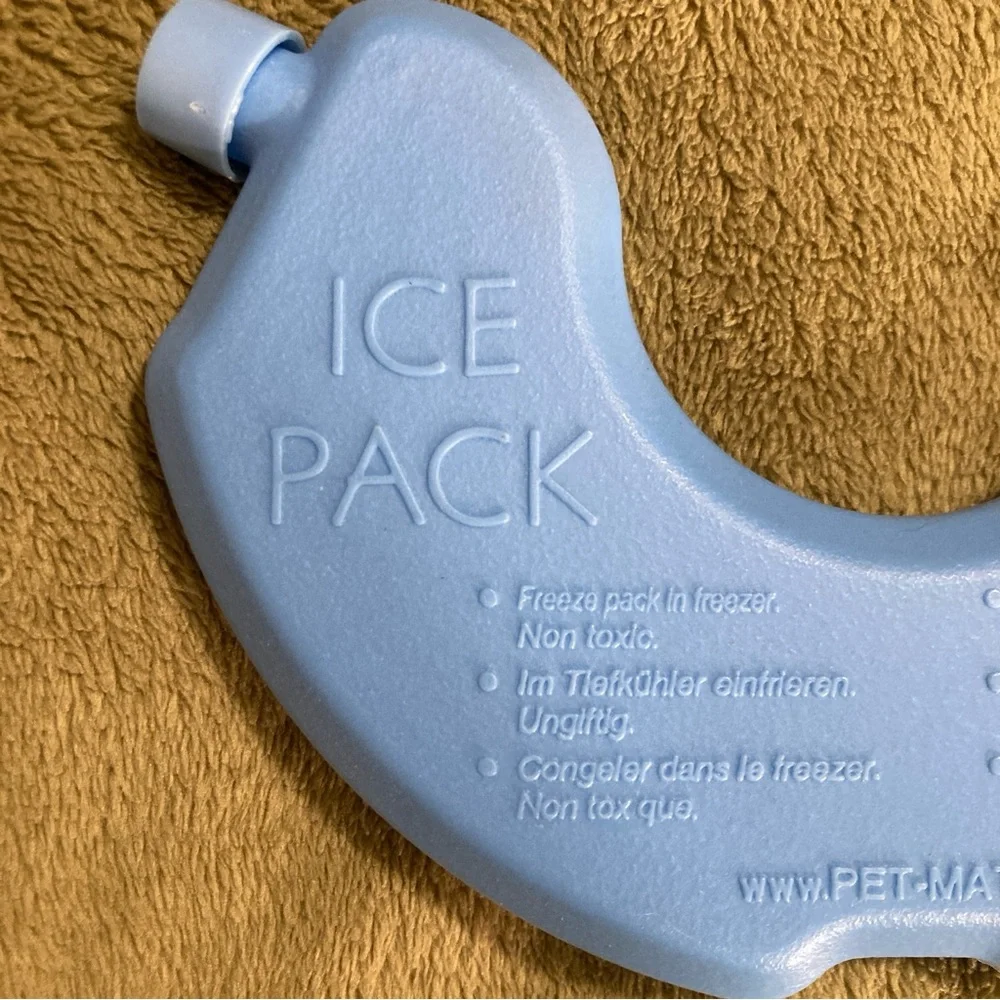 NWOT Set of 3 Pet Mate Ice Packs